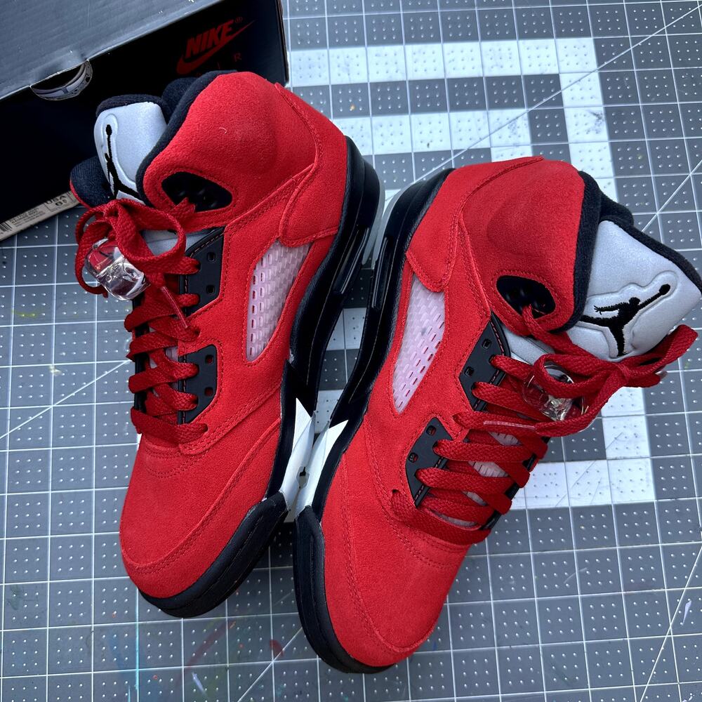 Jordan 5 'Raging Bull' 2021 - Picture 2 of 8